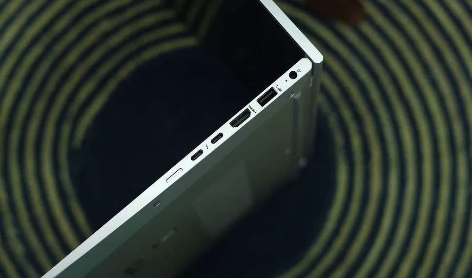 HP EliteBook 850 G7 Core i5 10th ports
